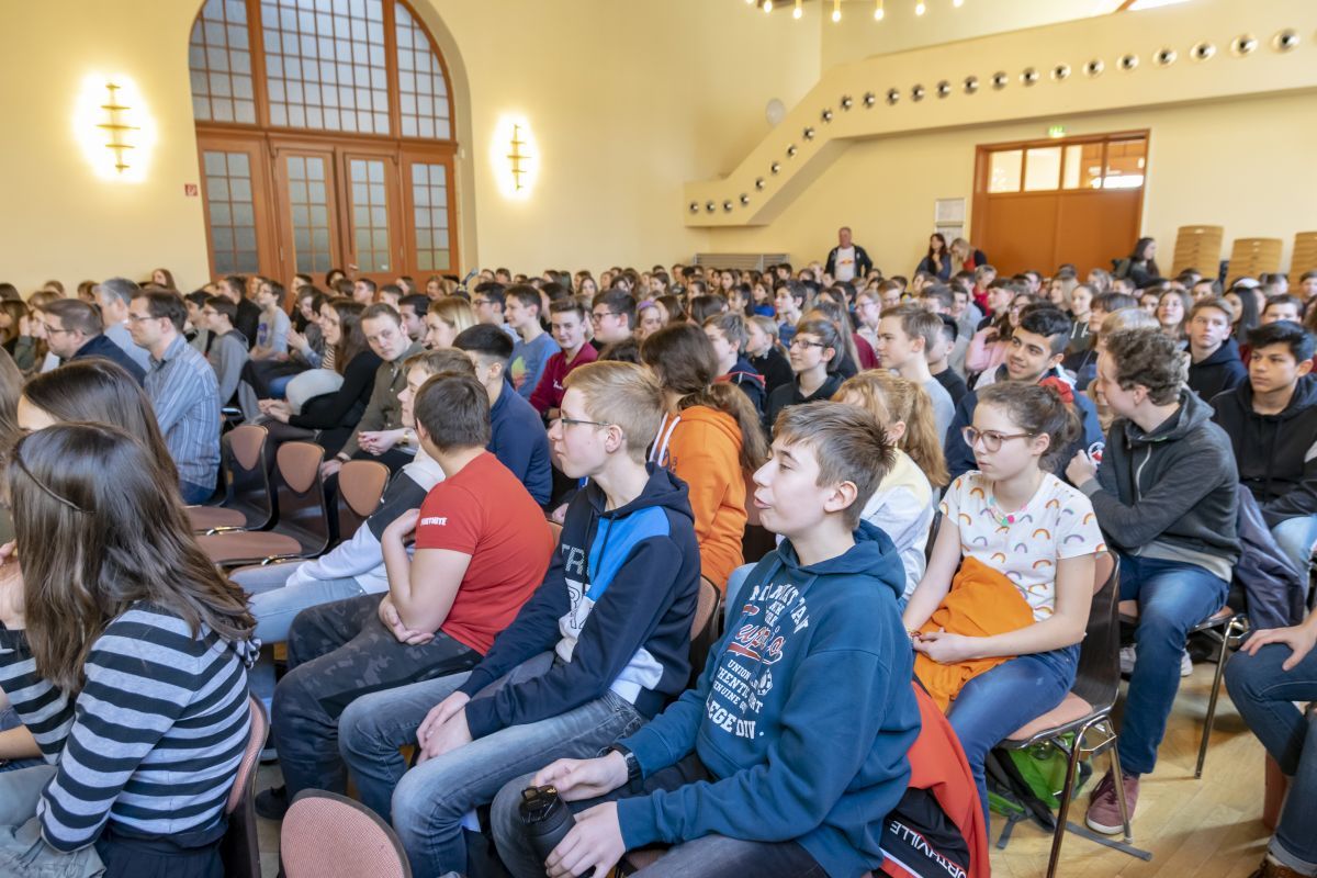 images/Struktur/Rueckblicke/2020.03.02_Podiumsdiskussion_Gewaltvideos/00.jpg