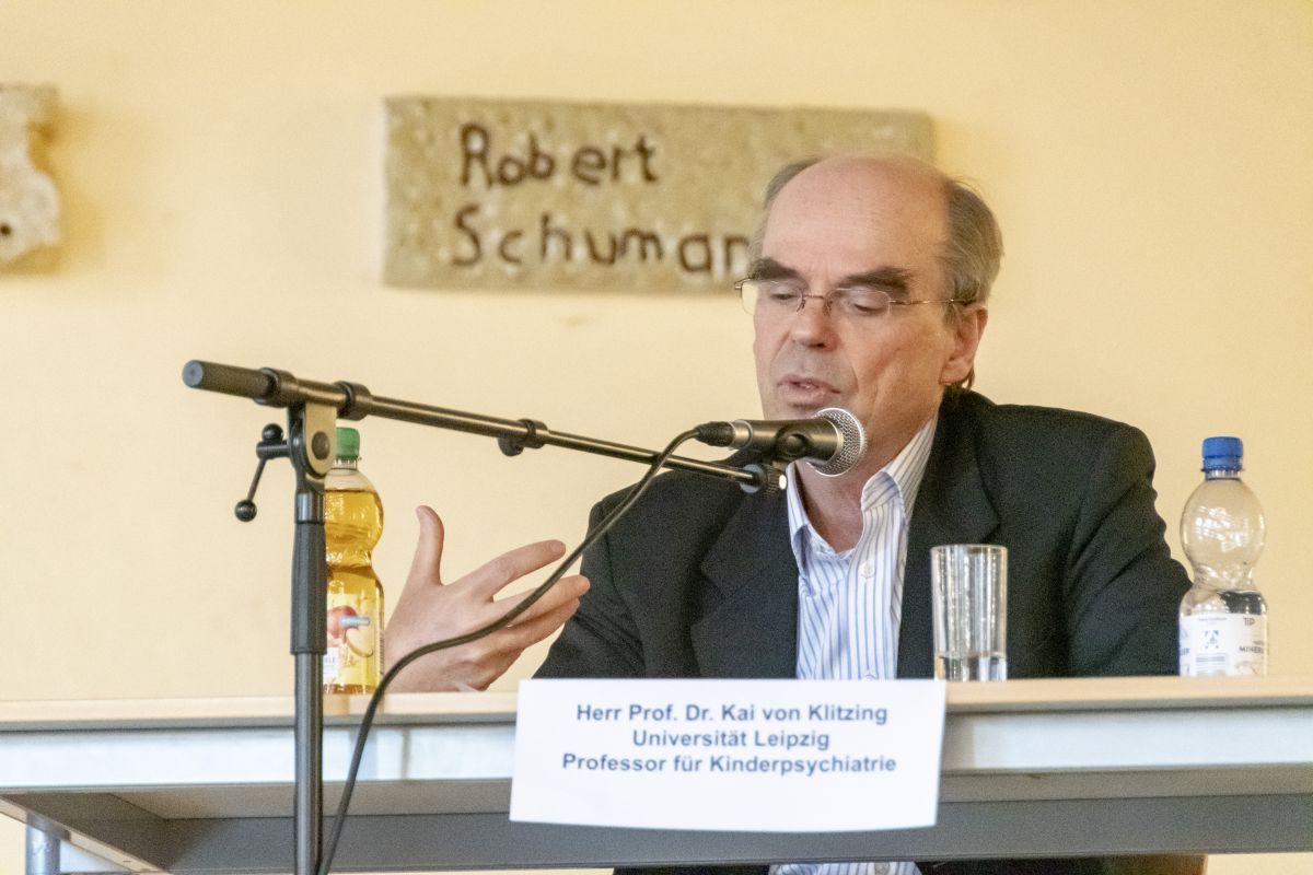 images/Struktur/Rueckblicke/2020.03.02_Podiumsdiskussion_Gewaltvideos/14.jpg