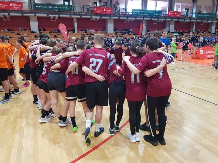images/24_25/image002.jpg#joomlaImage://local-images/24_25/image002.jpg?width=701&height=525